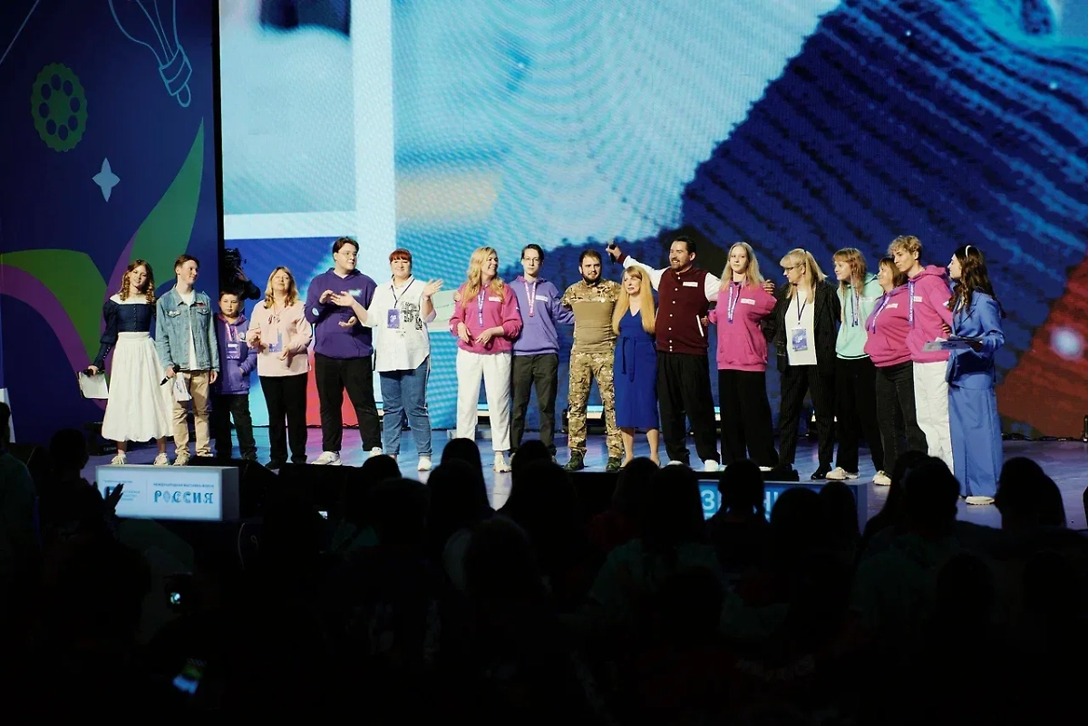 Участники и педагоги "Большой перемены". Фото © Пресс-служба Всероссийского конкурса