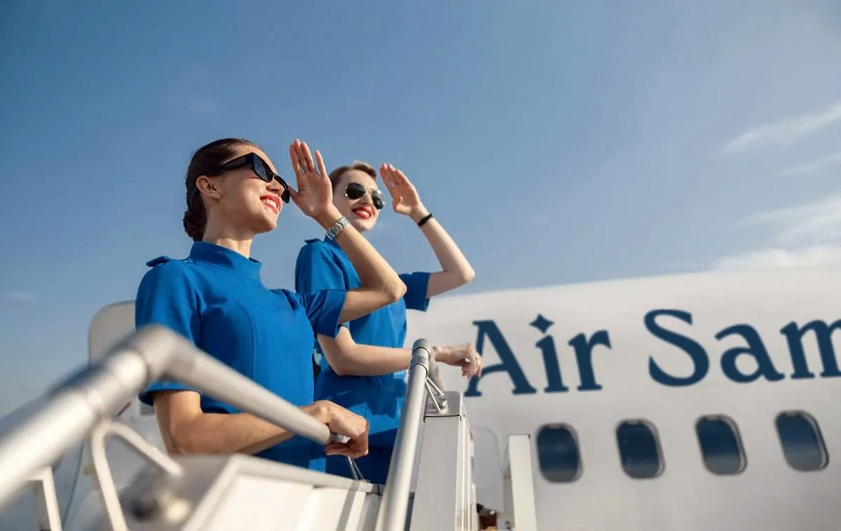 Бортпроводники Air Samarkand. Обложка © Telegram / Air Samarkand