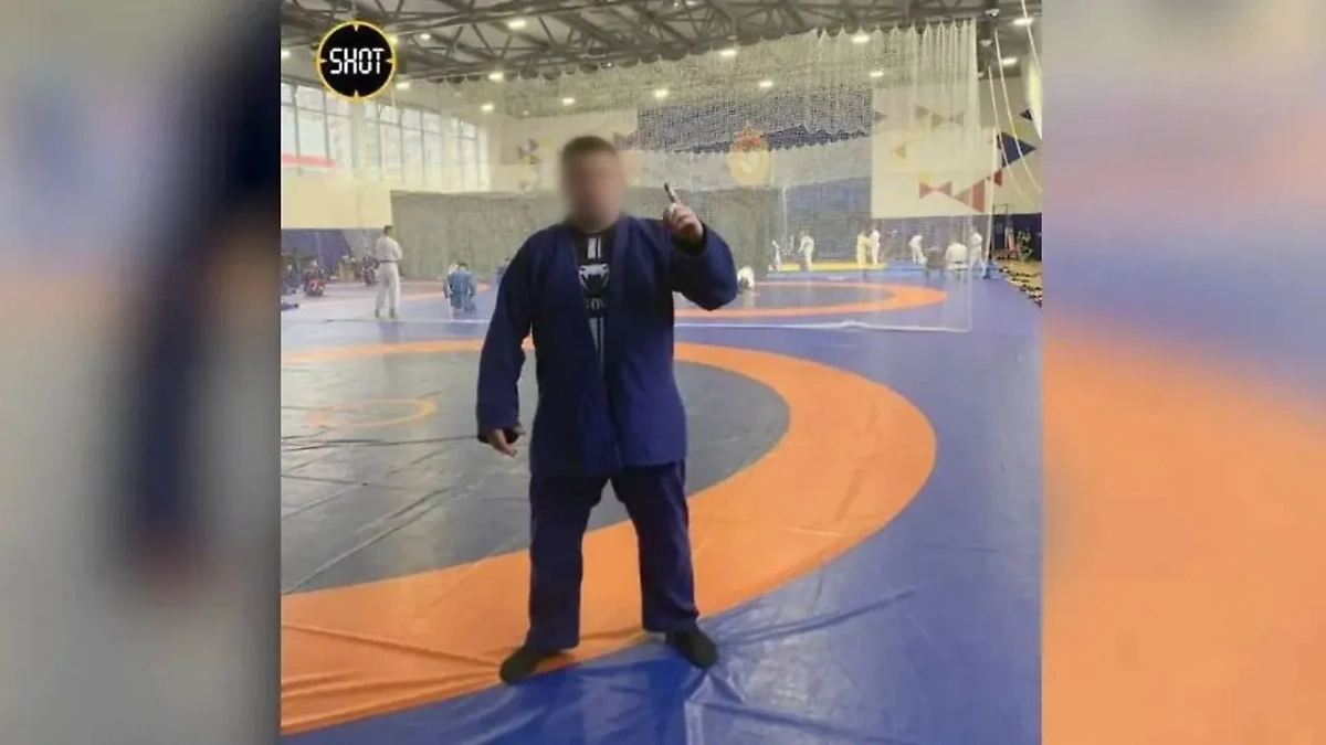 Блогер-самбист, который избивает людей на улицах Ростова-на-Дону. Обложка © Telegram / SHOT