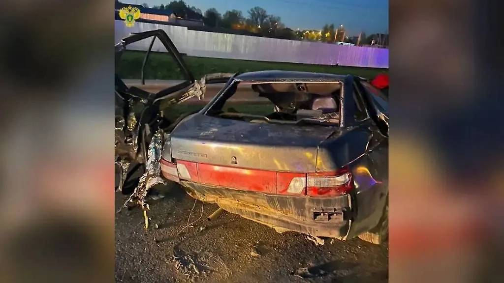 Пострадавший BАЗ-2110. Обложка © Telegram / Прокуратура Москвы