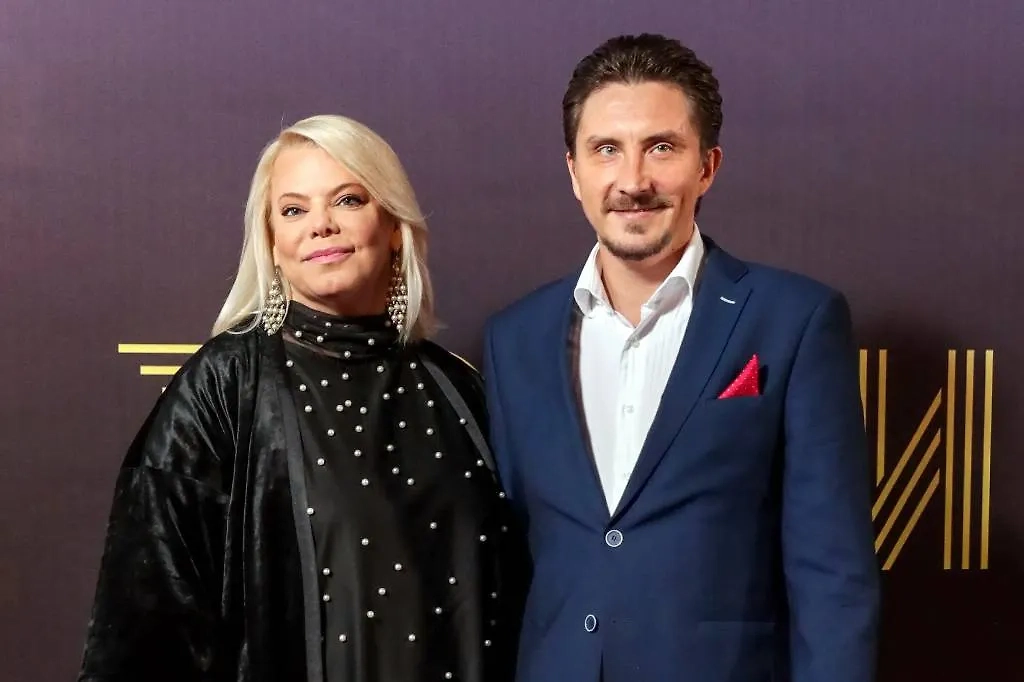 Яна Поплавская с супругом Евгением Яковлевым. Обложка © ТАСС / Вячеслав Прокофьев