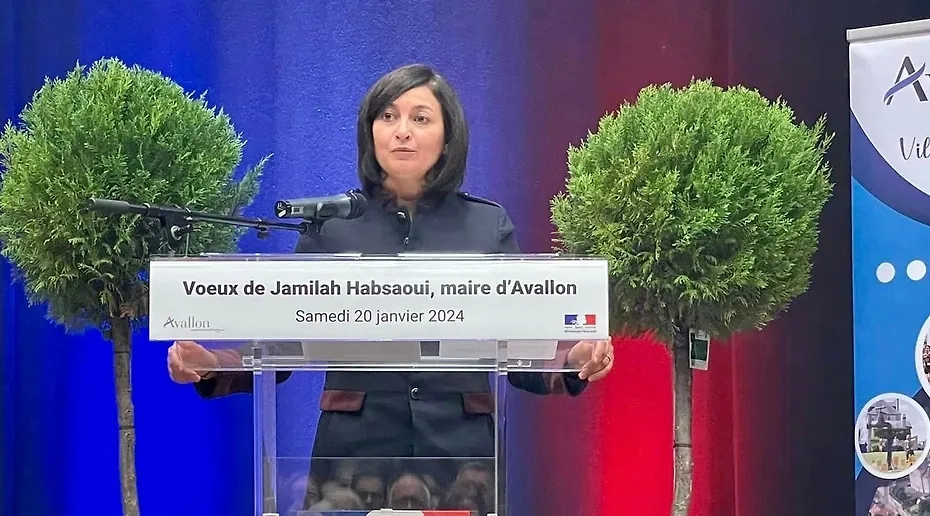 70 килограммов каннабиса нашли у мэра французского города Аваллон. Обложка © Facebook (соцсеть запрещена в РФ; принадлежит корпорации Meta, которая признана в РФ экстремистской) / Jamilah Habsaoui