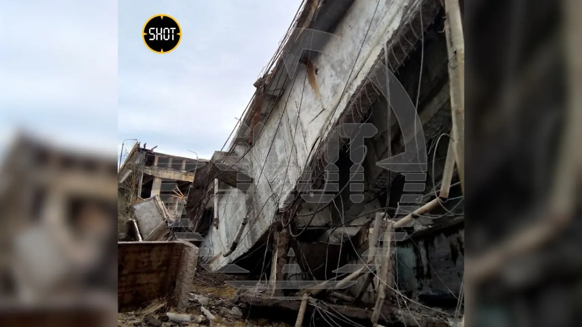 Последствия обрушения моста в городе Вязьме Смоленской области. Обложка © SHOT