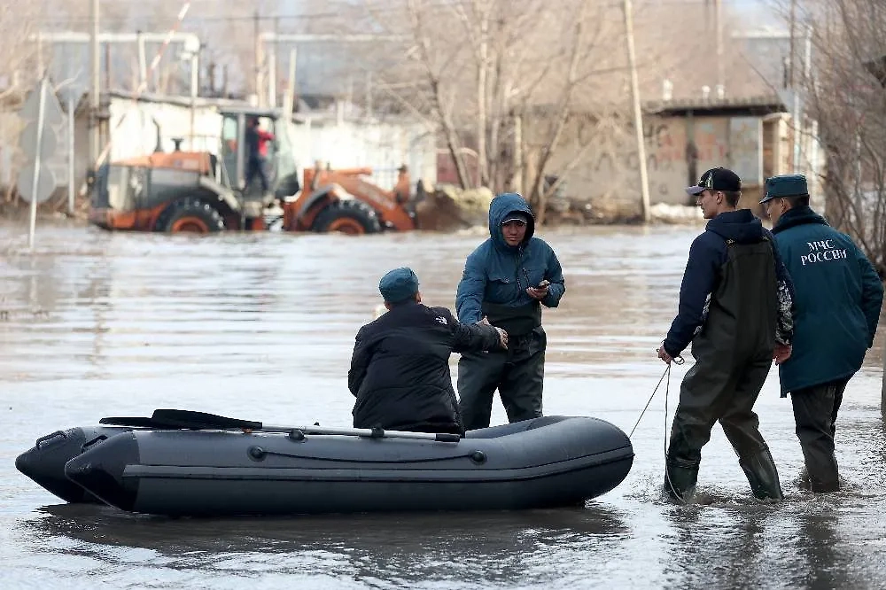 Один из подтопленных районов Орска. Обложка © TACC / Егор Алеев
