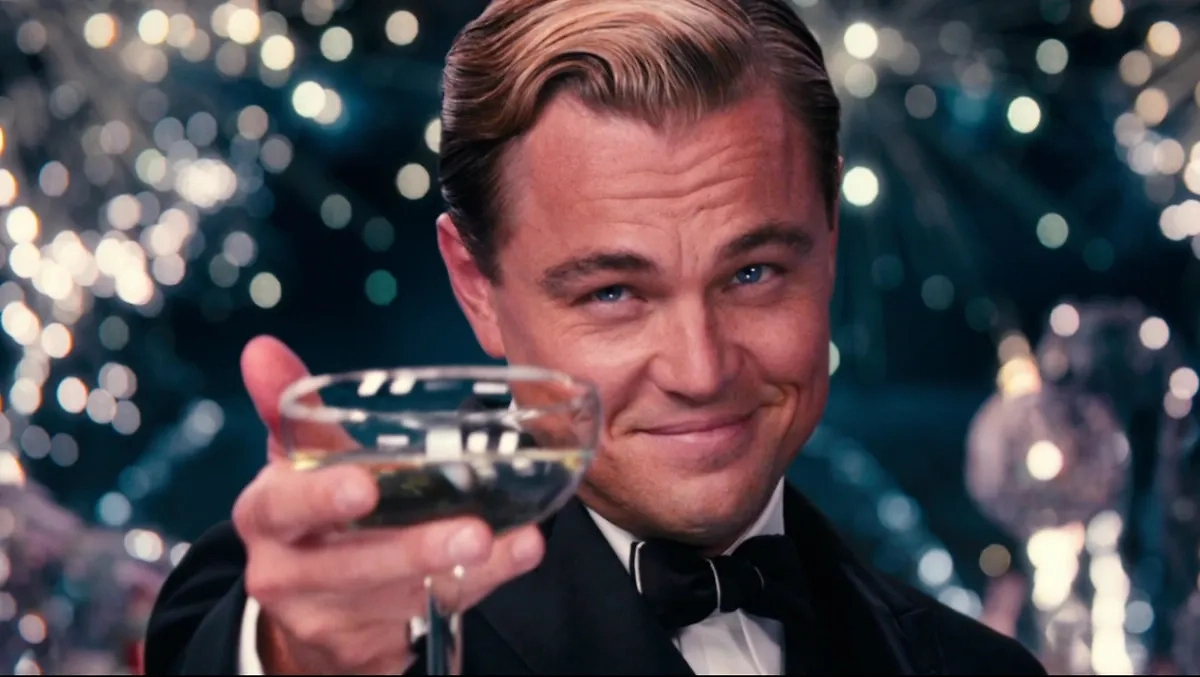 Обложка © "Великий Гэтсби" (2013), режиссёр Баз Лурман, сценаристы Баз Лурман, Крэйг Пирс, Фрэнсис Скотт Фицджеральд / Kinopoisk