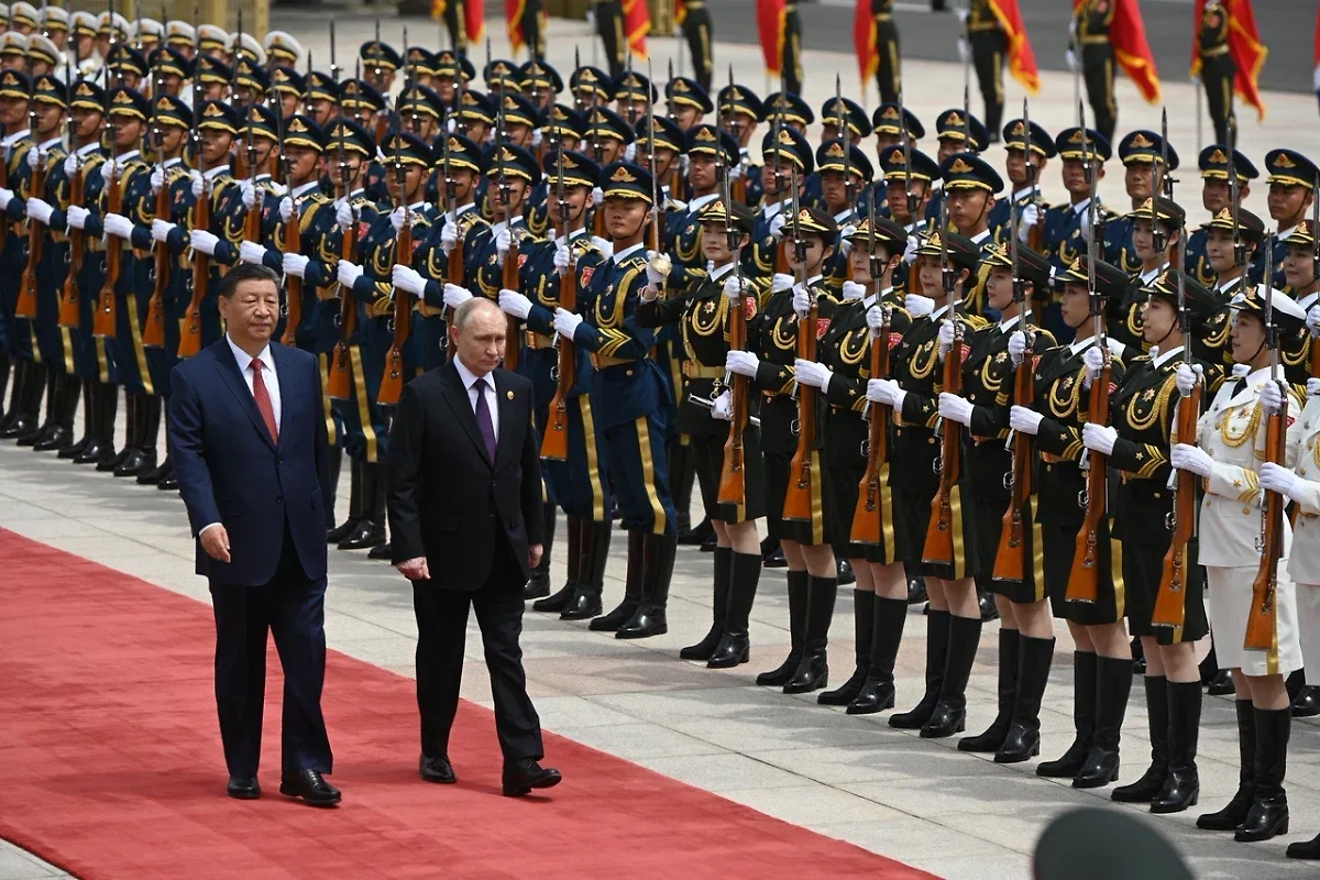 Си Цзиньпин и Владимир Путин в Китае в мае 2024 года. Обложка © Life.ru