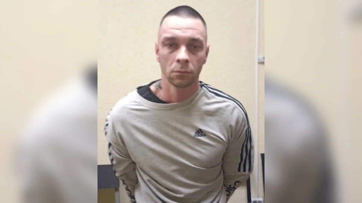 Петербуржец, который натравлял своего питбуля на прохожих. Фото © Telegram / Петербургская полиция