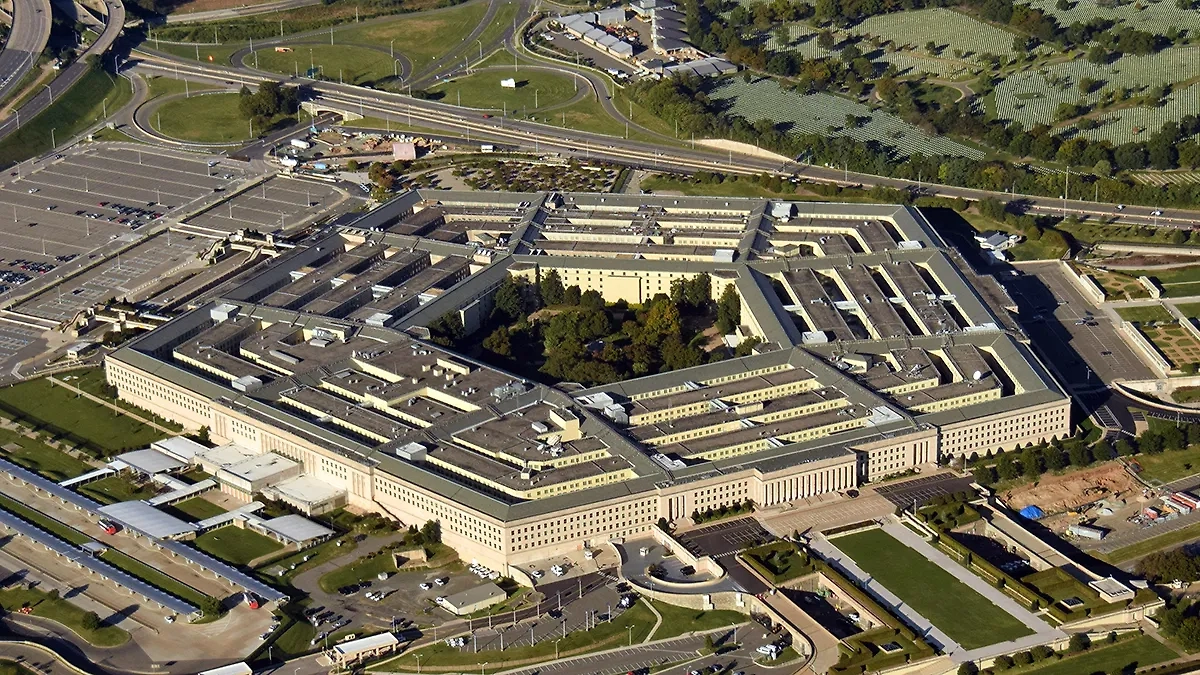Здание Пентагона. Обложка © Shutterstock / FOTODOM / Ivan Cholakov