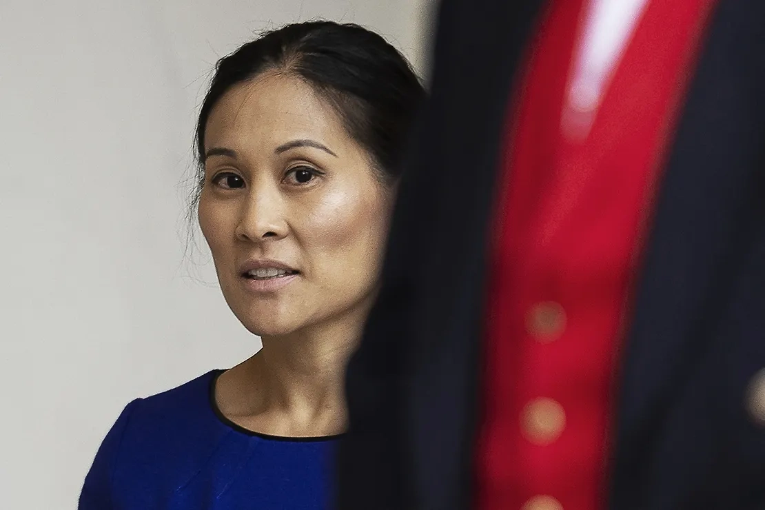 Жена миллиардера Цукерберга не красавица, но она поддерживала начинающего бизнесмена, и поэтому и сейчас рядом с ним. Фото © ТАСС / Blondet Eliot