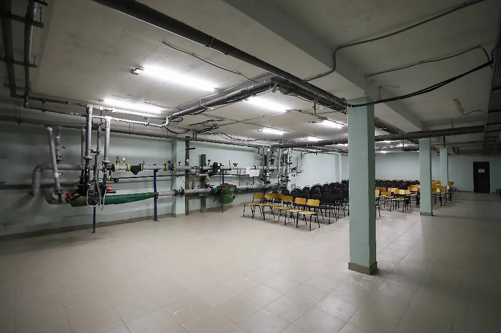 Оборудованное укрытие в здании школы. Обложка © ТАСС / Павел Колядин