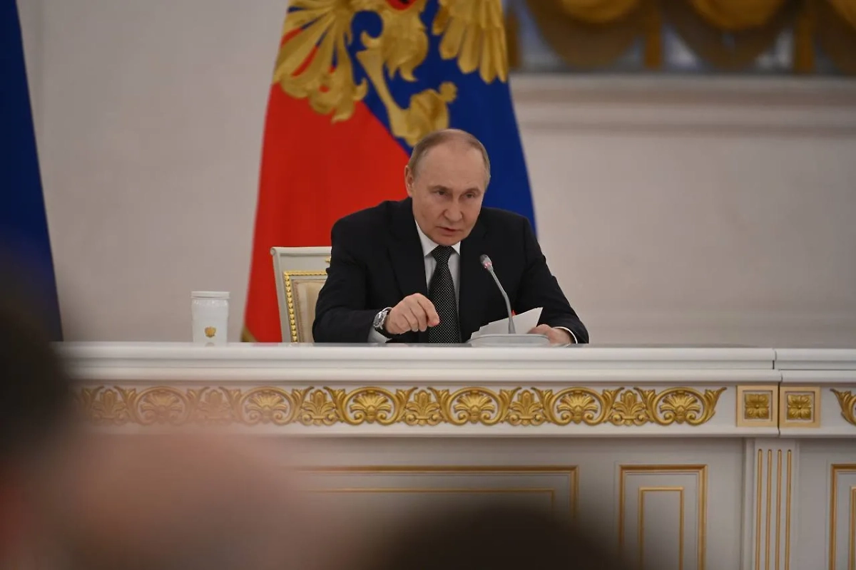 Президент России Владимир Путин. Обложка © Life.ru / Павел Баранов