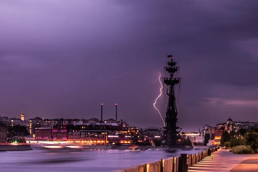 Гроза в Москве. Фото © АГН "Москва" / Софья Сандурская