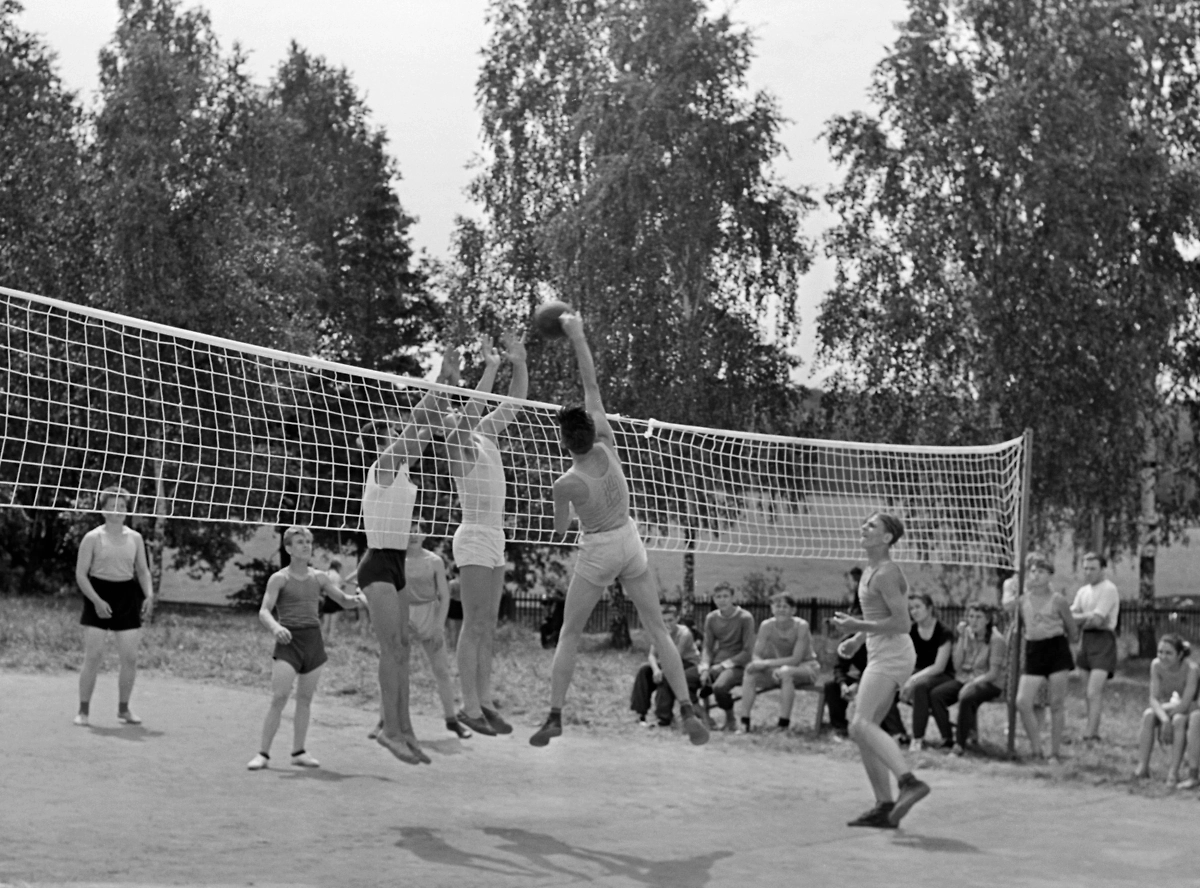 Пионеры СССР: фотографии из лагерей «Артек» и «Океан» ко Дню пионерии 19 мая. Фото © ТАСС