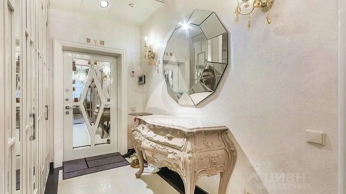 Квартиру с параметрами, совпадающими с жильём Заворотнюк, сейчас можно приобрести за 58 млн рублей. Фото © Cian.ru