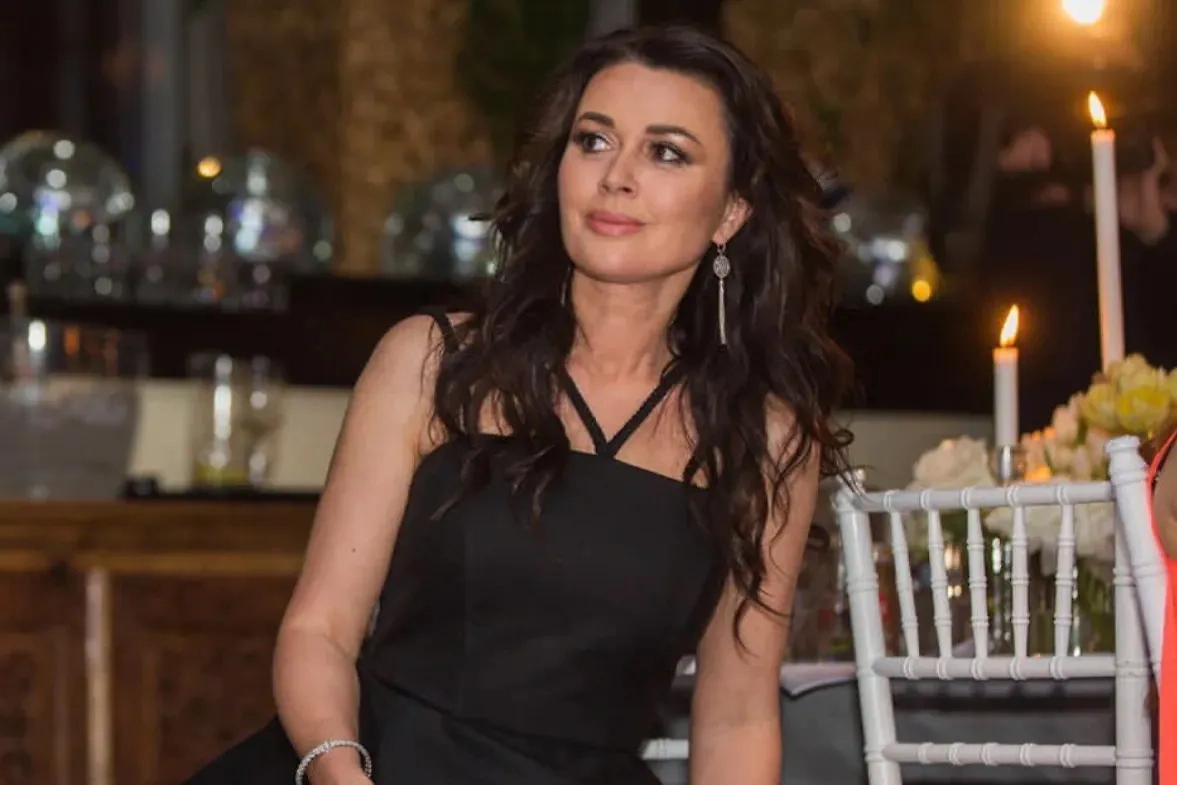 Что в прошлом знаменитой актрисы увидела экстрасенс: тайны покойной Анастасии Заворотнюк. Фото © Instagram (признан экстремистской организацией и запрещён на территории Российской Федерации) / a_zavorotnyuk