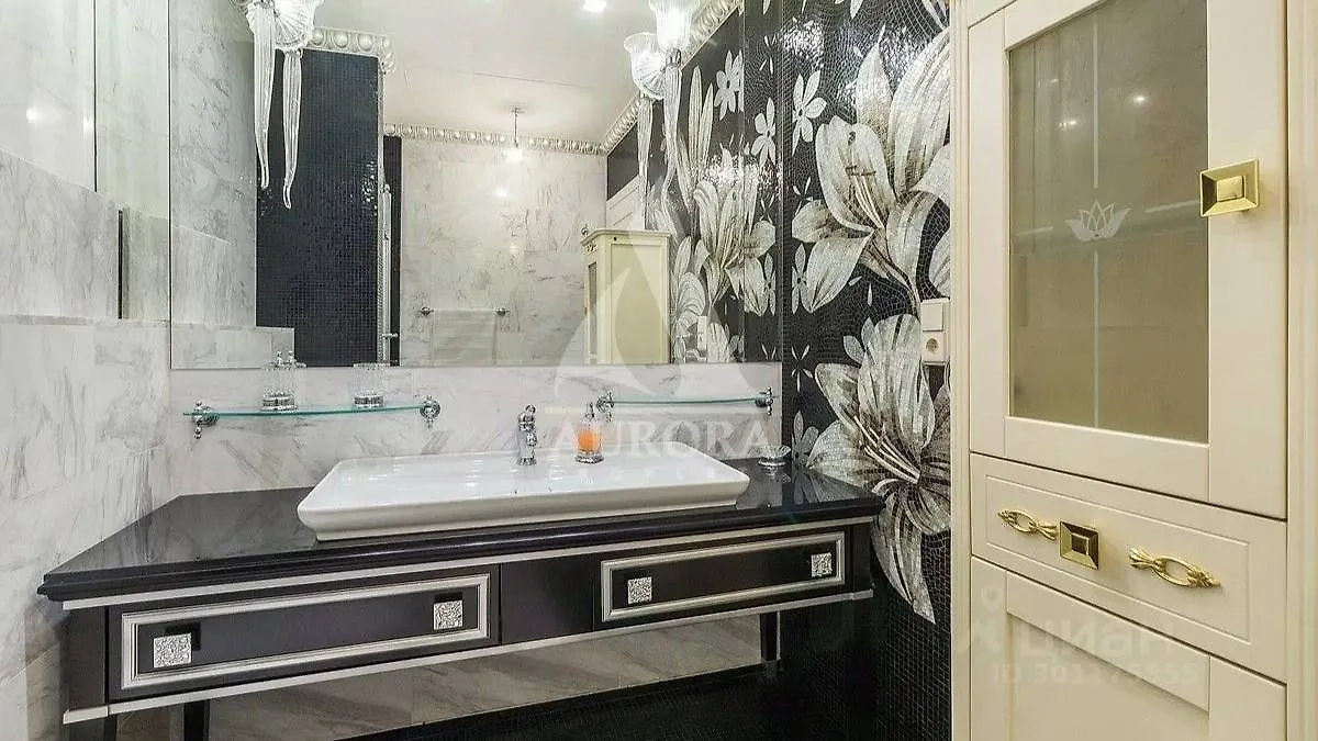 Квартиру с параметрами, совпадающими с жильём Заворотнюк, сейчас можно приобрести за 58 млн рублей. Фото © Cian.ru