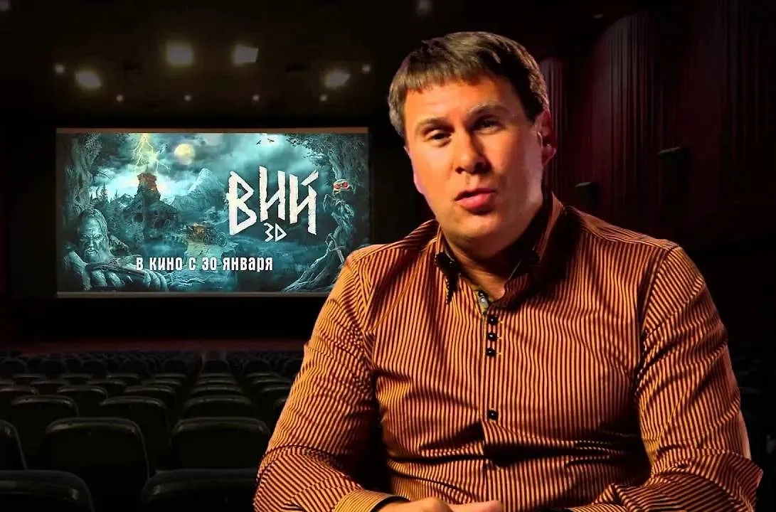 Руслан Устинов. Обложка © YouTube / Alexey A. Petrukhin