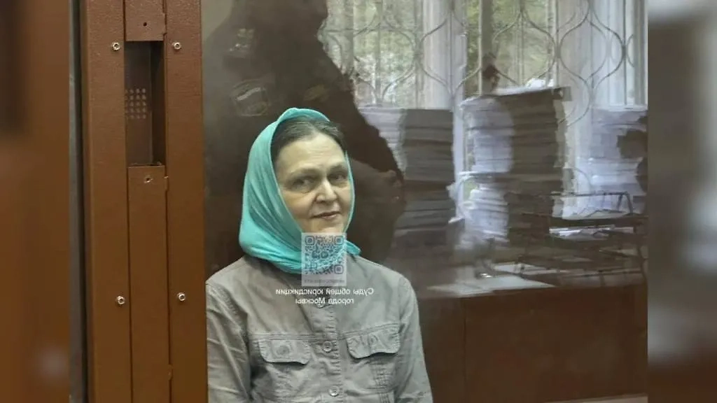 Журналистка Надежда Кеворкова в зале суда. Обложка © Telegram / Суды общей юрисдикции города