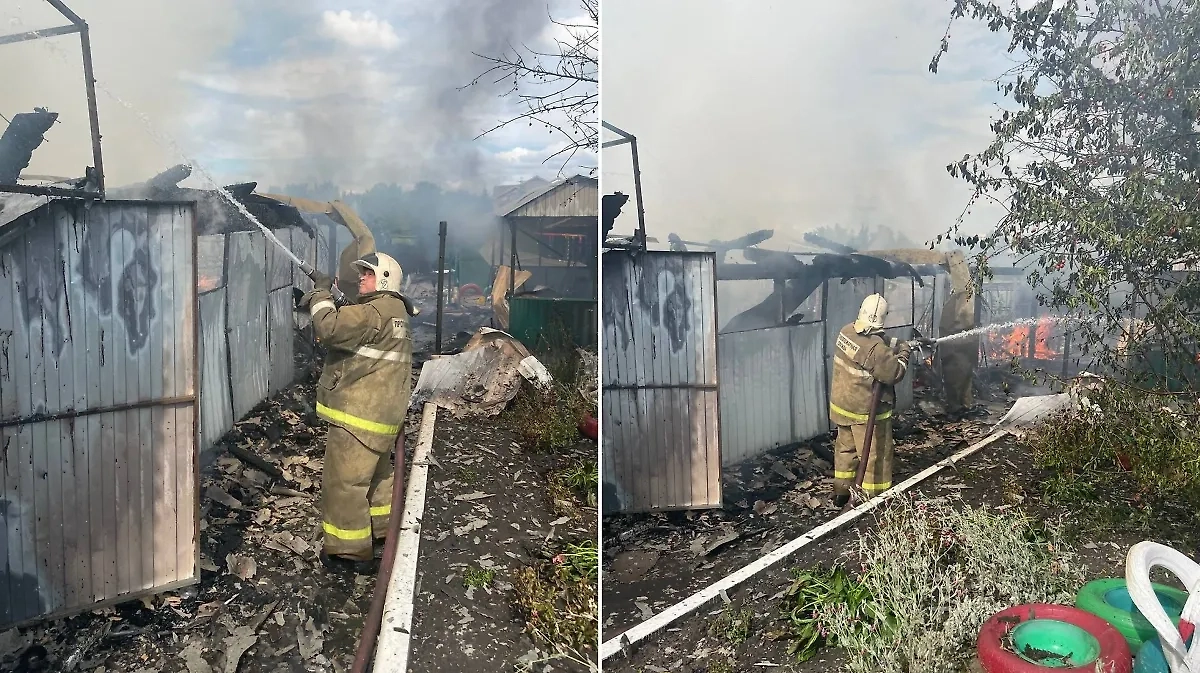 Спасатели тушат пожар после обстрела ВСУ города в Курской области. Коллаж © Telegram / Алексей Смирнов