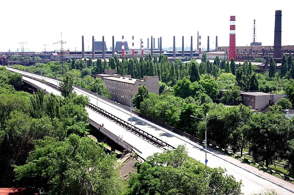 Кривой Рог. Вид на металлургический комбинат "Криворожсталь". Обложка © ТАСС / Константин Сазончик