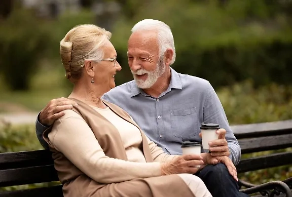 Учёные назвали 6 признаков старения организма. Обложка © Freepik