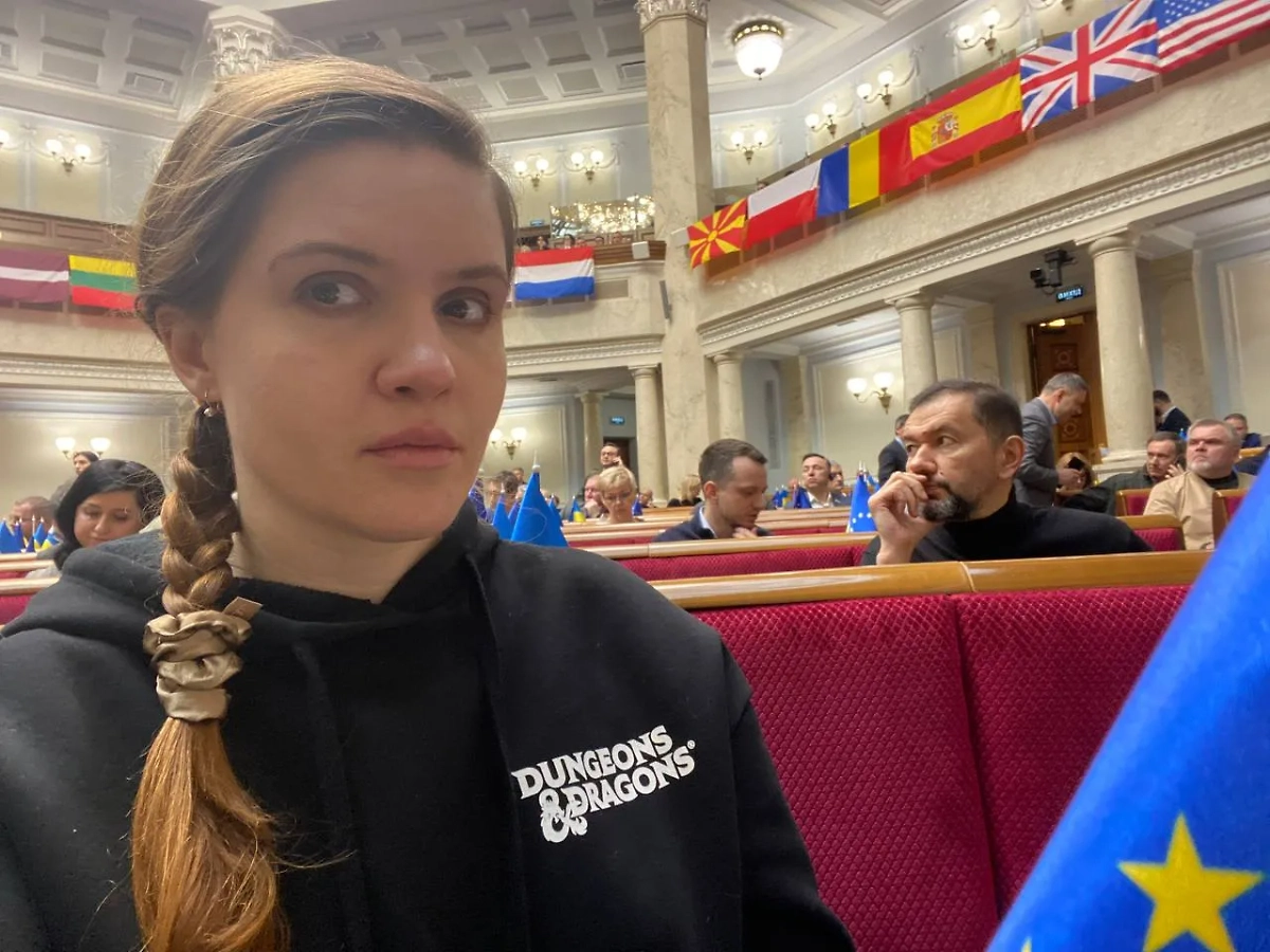 Депутат Рады Марьяна Безуглая. Обложка © Telegram / marybezuhla