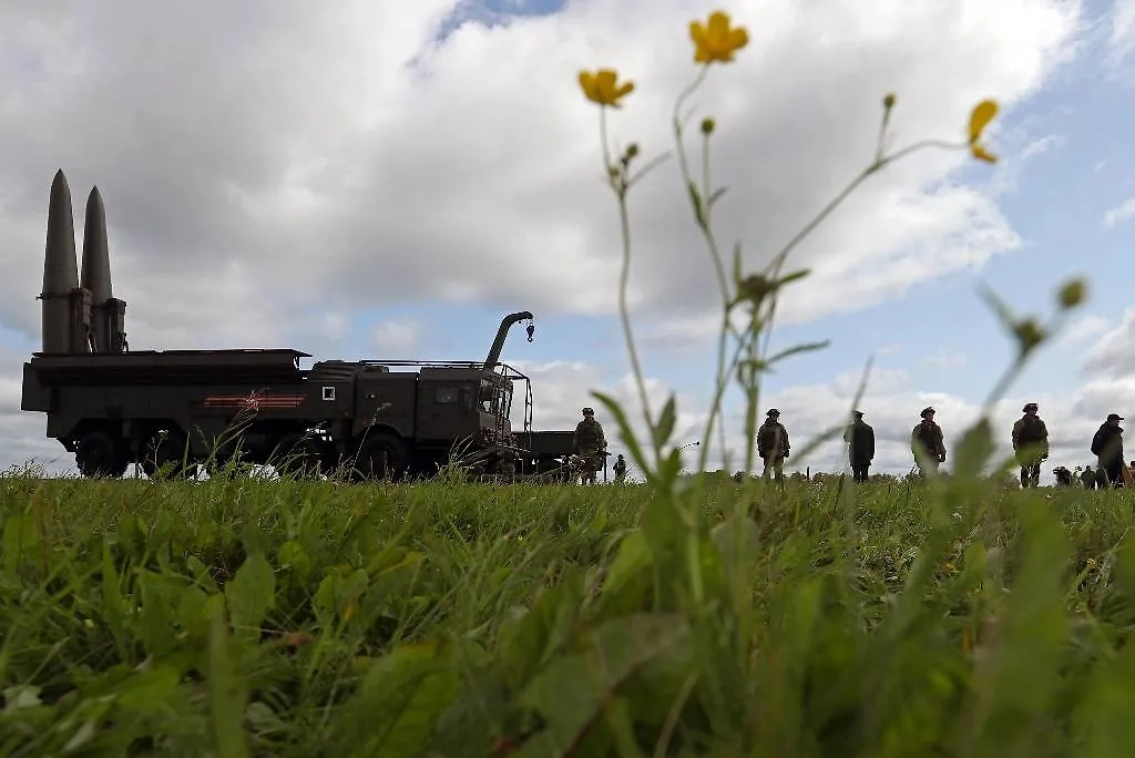 Самоходная пусковая установка (СПУ) 9П78-1 в составе ракетного комплекса "Искандер". Обложка © Владимир Смирнов / ТАСС 