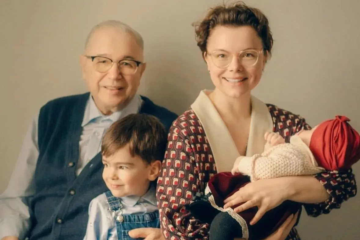 Новая жена Евгения Петросяна младше его почти на 44 года. Фото © Instagram (признан экстремистской организацией и запрещён на территории Российской Федерации) / bruhunova