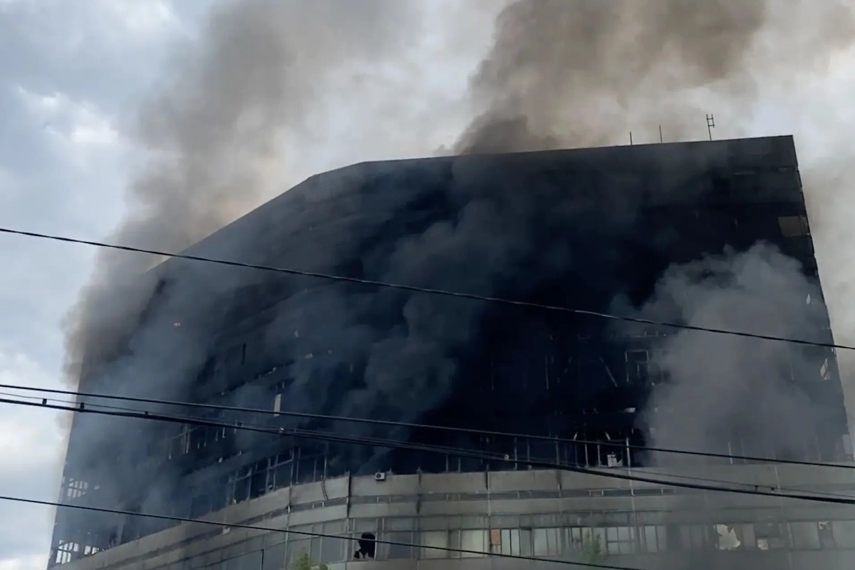 Тела четырёх человек обнаружены на месте пожара в подмосковном Фрязине. Обложка © Life.ru