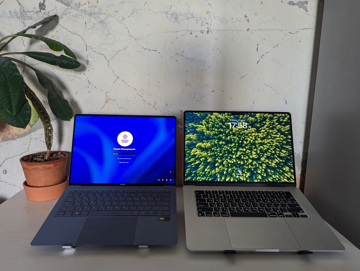 Huawei MateBook X Pro 2024, рядом MacBook Air 2023 в открытом состоянии. Фото © Life.ru / Роман Бойко