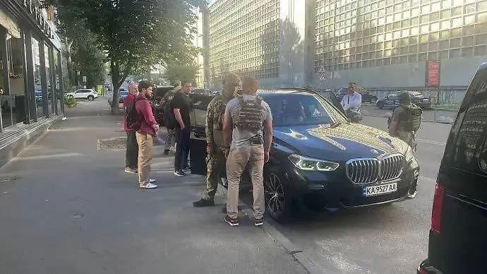 На Украине пришли с обысками к экс-замглавы офиса президента Кириллу Тимошенко. Обложка © Telegram / "Украинская правда"