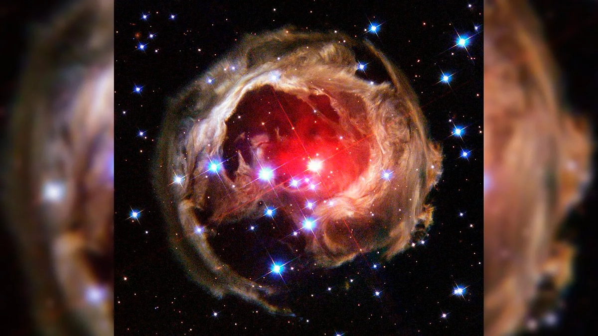 Объект V838 Единорога, который считают результатом слияния звёзд. Фото © Wikipedia / NASA
