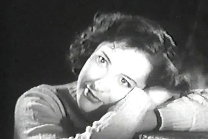 Агния Елекоева в фильме "На дальних берегах". Обложка © Кадр из фильма "На дальних берегах", режиссёр Тофик Тагизаде, сценарист Имран Касумов / Гасан Сеидбейли  / "Кино-Театр.ру"