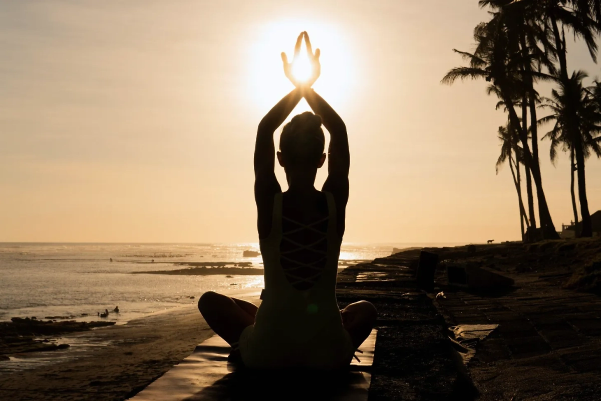 21 июня отмечается День йоги. Обложка © Freepik.com / alexeyzhilkin