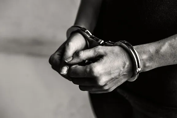 Украинку приговорили к 12 годам заключения за распространение фейков о ВС РФ. Обложка © Freepik / rawpixel-com