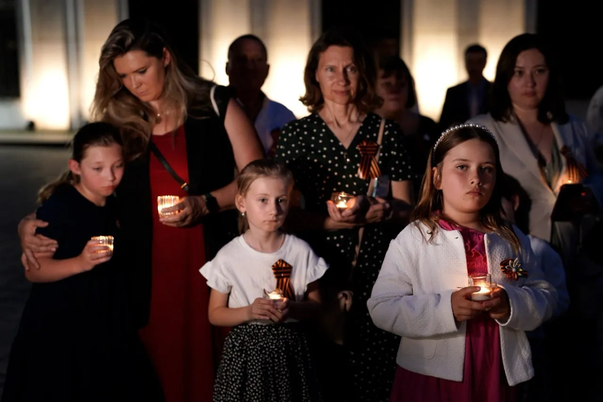 Акция "Свеча Памяти" в США. Фото © Telegram / Embassy of Russia in the USA / Посольство России в США