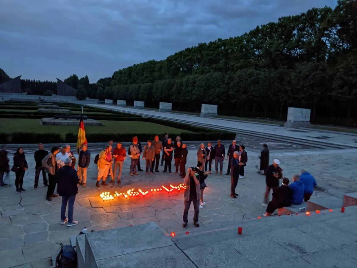 Акция "Свеча Памяти" в Германии. Фото © Telegram / Посольство России в Германии