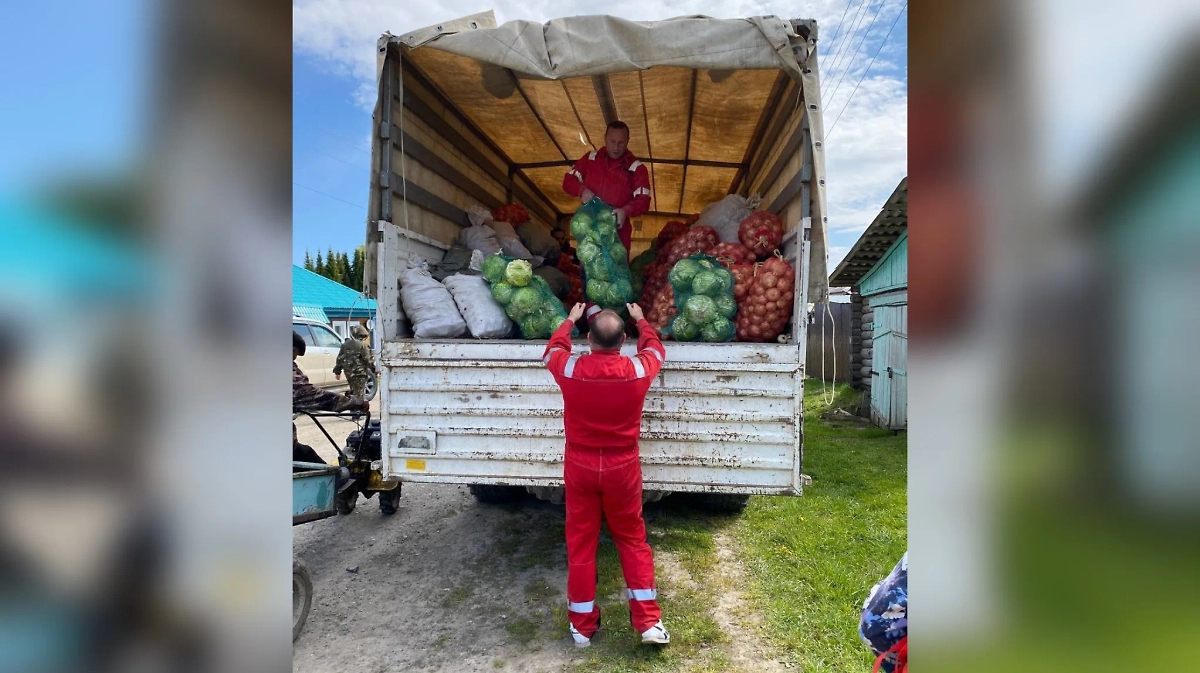 РКК направил свыше 105 тонн продуктов пострадавшим от паводков в Омской области. Обложка © Telegram / РКК