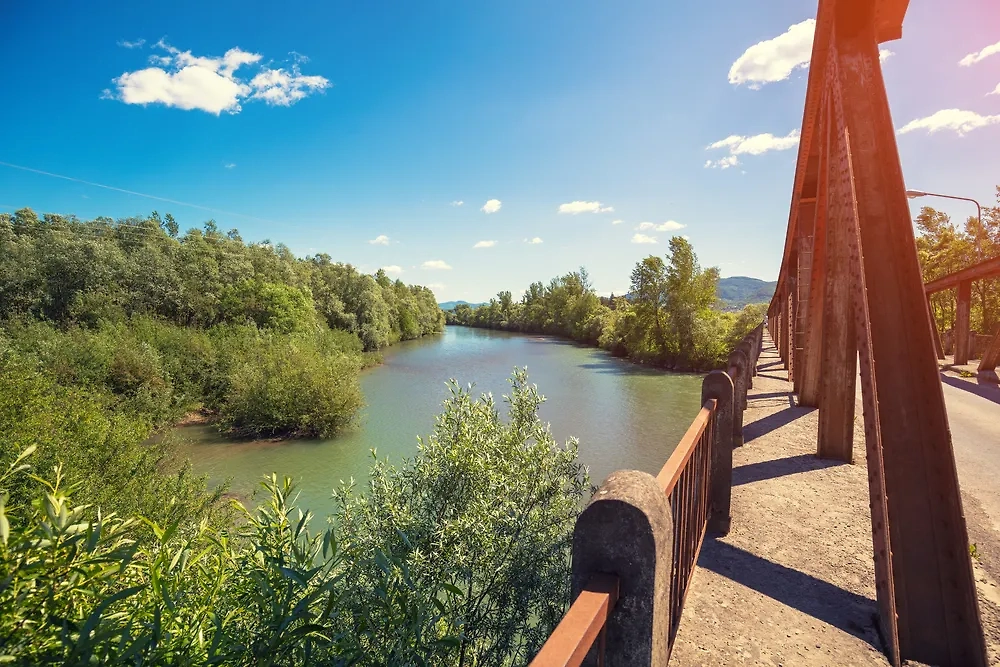 Река Тиса. Обложка © Shutterstock / FOTODOM / vvvita