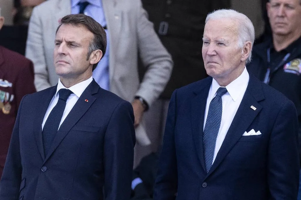 Эмманюэль Макрон и Джо Байден. Обложка © ТАСС / EPA / ANDRE PAIN