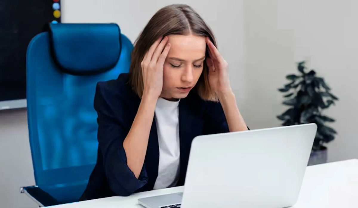 Предметы, которые энергетически мешают вам на работе. Фото © Freepik