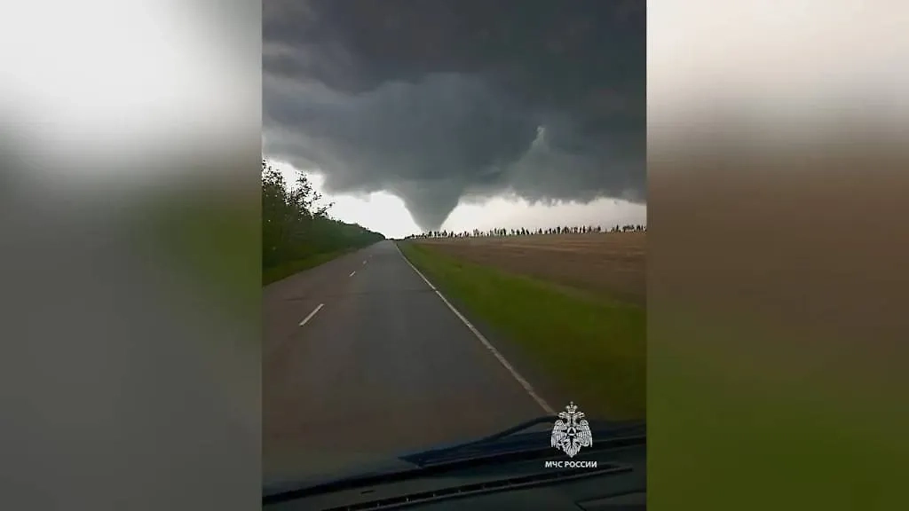 Торнадо в Башкирии. Обложка © Telegram / МЧС Башкортостан