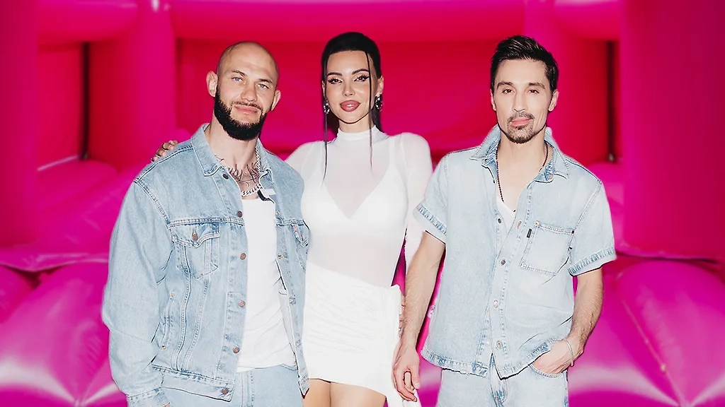 Звёздным гостям понравилось прыгать на Super-батуте. Обложка © Super