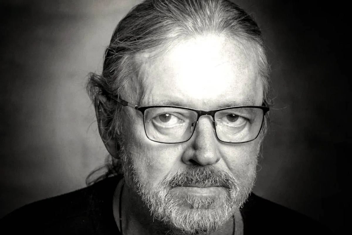 Музыкальный руководитель "Ленкома" Сергей Рудницкий. Обложка © Telegram / Театр "Ленком Марка Захарова"