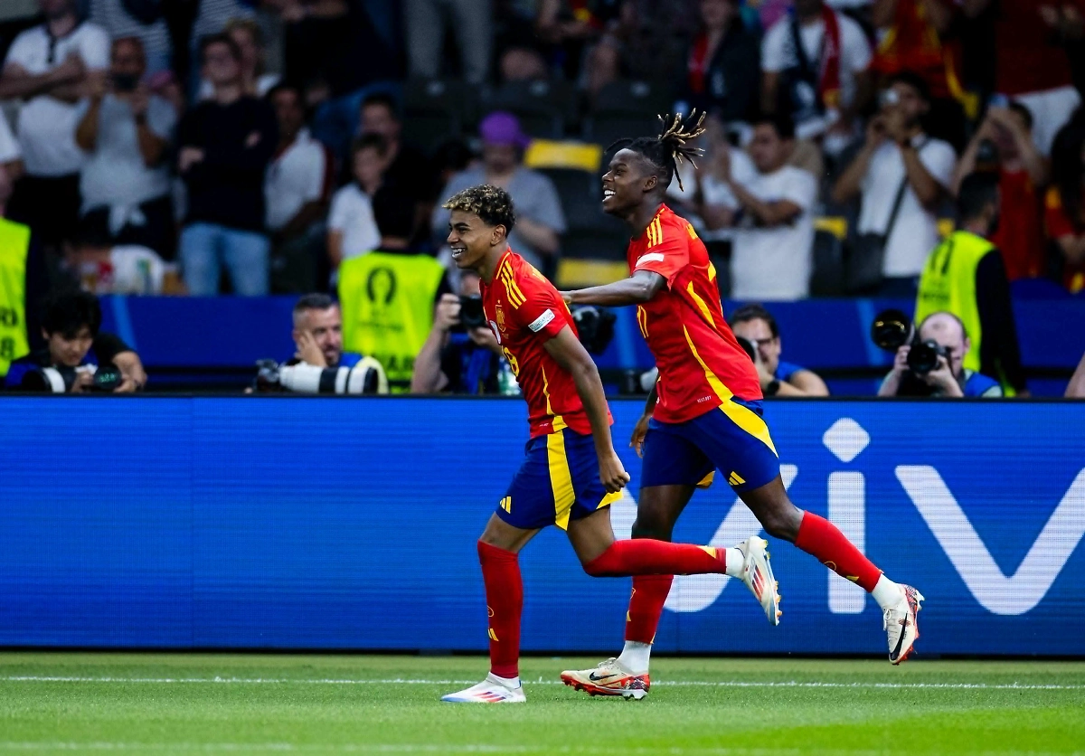 Молодые звёзды сборной Испании Ламин Ямаль (слева) и Нико Уильямс (справа). Обложка © X / Selección Española Masculina de Fútbol