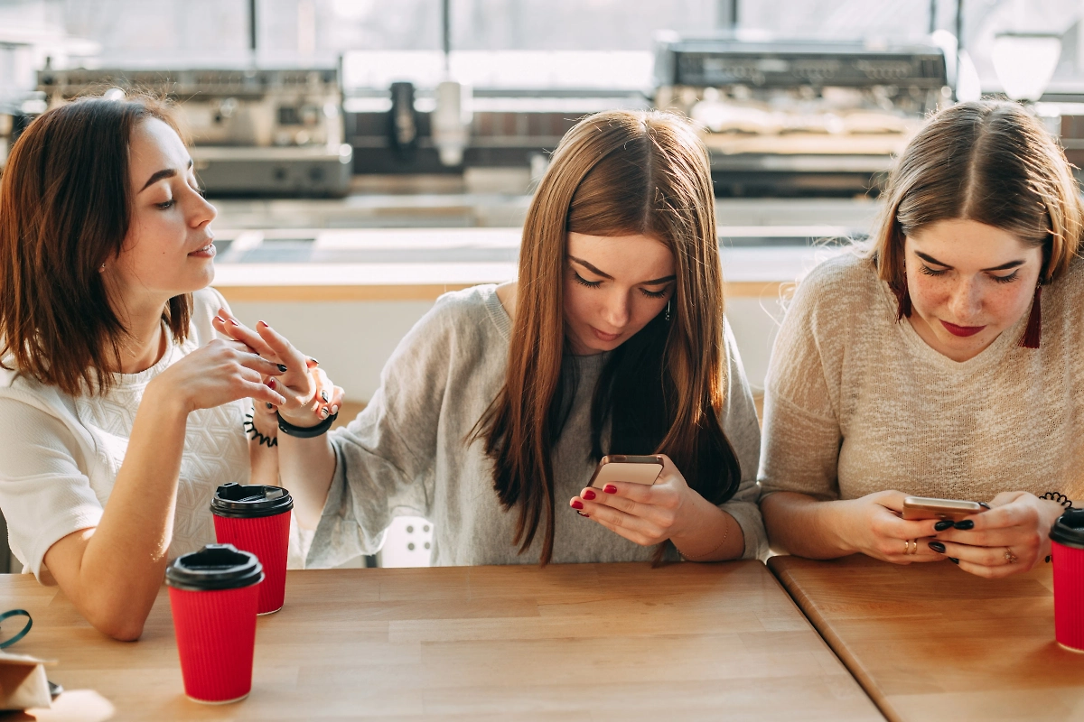 Обложка © Shutterstock / FOTODOM / Flotsam  