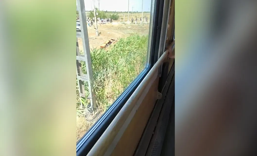Крушение поезда в Волгоградской области. Обложка © Telegram / SHOT