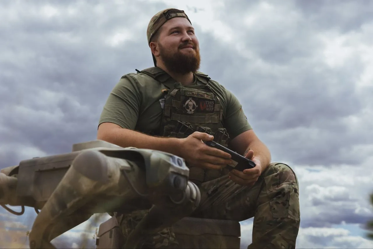 Британская собака-робот в рядах ВСУ. Обложка © Телеграм / 28 ОМБр ім. Лицарів Зимового Походу