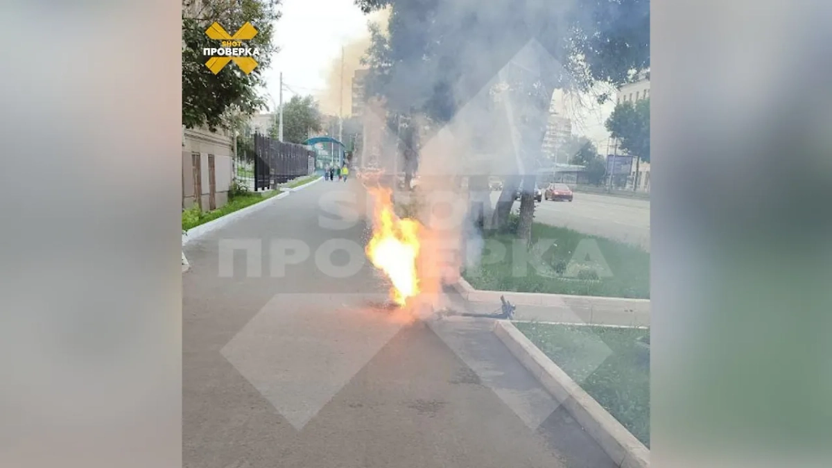 Китайский аккумулятор с AliExpress спалил самокат жителя Екатеринбурга. Фото © SHOT ПРОВЕРКА