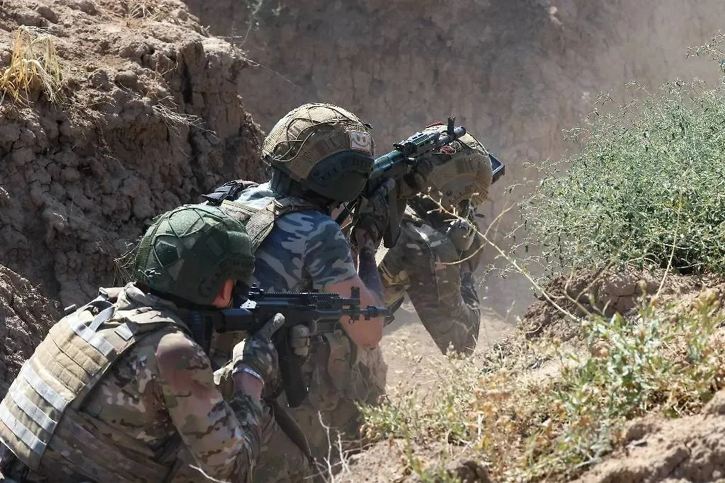 Росссийские военные на позициях. Обложка © ТАСС / Алексей Коновалов